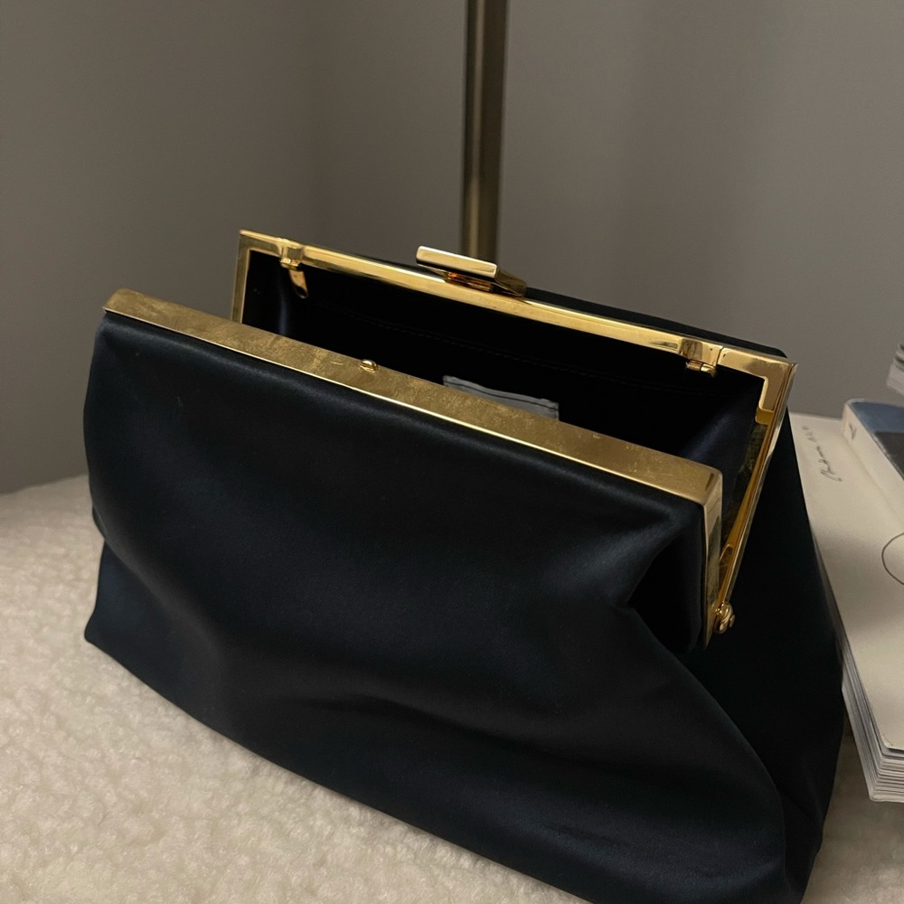 Mansur graviel clutch